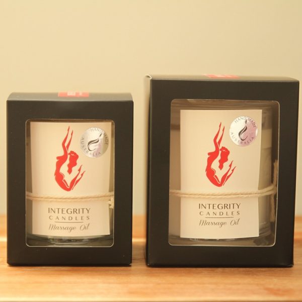 A luscious blend of Pure Soy, Macadamia Oil and Shea Butter, with Lavender, Sweet Orange, Patchouli, Ylang Ylang, Cedarwood, Jasmine and Jojoba essential oils nourish, arouse and delight your partner.